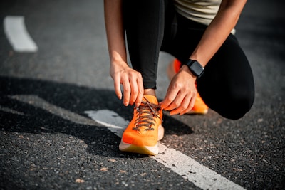 Studie toont dat fabrikanten sportschoenen niet aanpassen aan vrouwenvoet