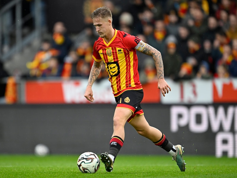 “Knap dat hij zijn ego aan de kant kon schuiven”: KV Mechelen-aanvoerder Fred Hammar looft jonge ploegmaats na zege tegen Charleroi