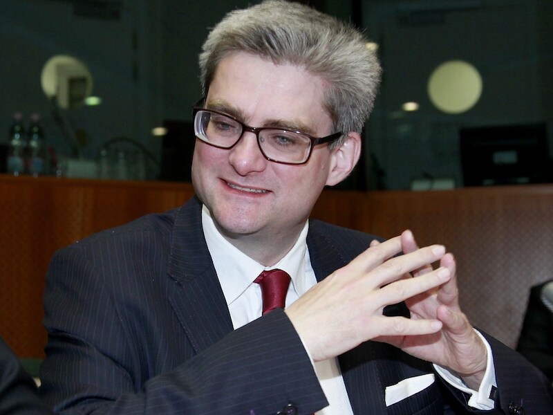 Het voorstel van minister van Integratie Sören Pind werd met 97 tegen 7 stemmen goedgekeurd.