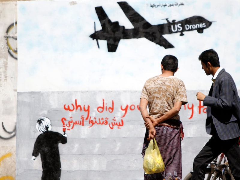 Graffiti in de Jemenitische hoofdstad Jemen toont een Amerikaanse drone.
