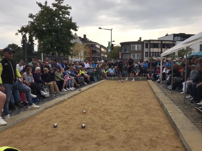 38 ploegen en 190 spelers: Ninoofs petanquetornooi sluit recordeditie af met drie dagen finales