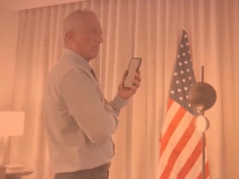 Gelekte video toont hoe Trump met Kennedy belt: “Ik zou graag willen dat je dingen doet. We gaan winnen”