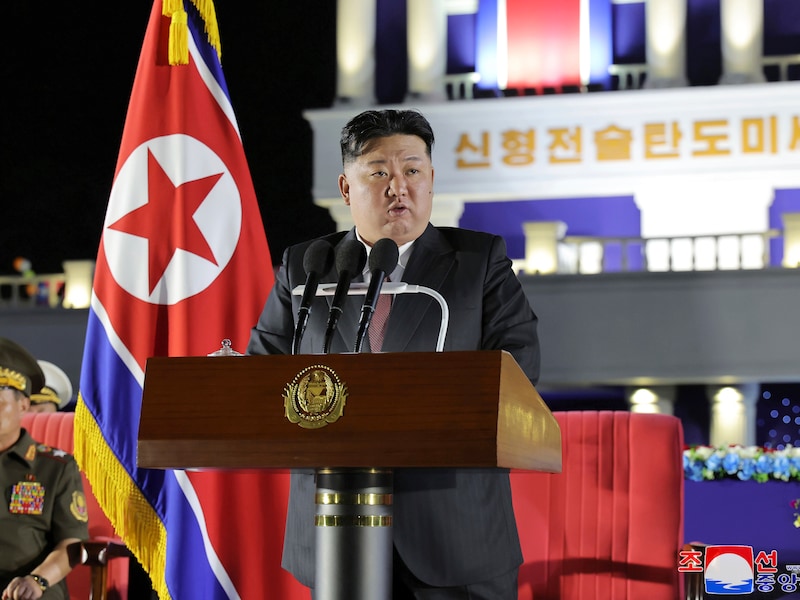 Noord-Korea neemt 250 nieuwe raketlanceerders in gebruik