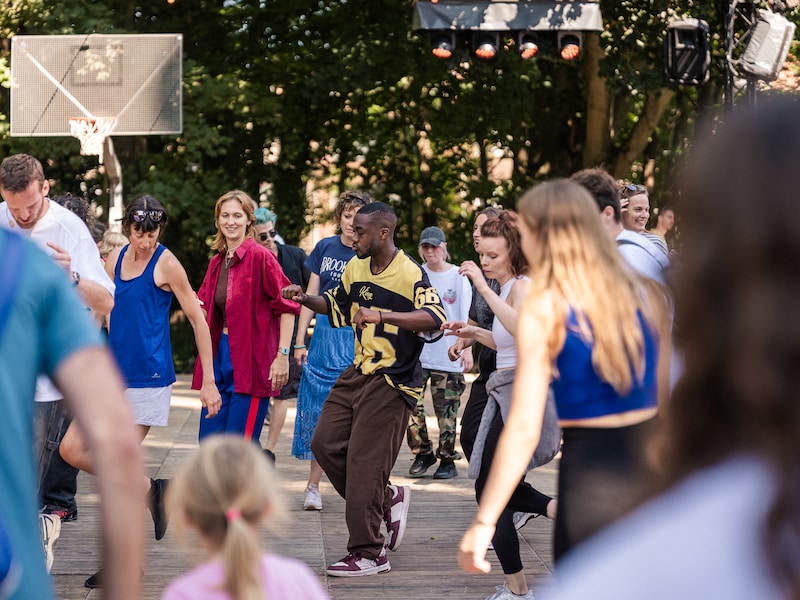 Wat te doen in en rond Gent dit weekend? Van de grootste rommelmarkt van de stad tot Dansen in ’t Park