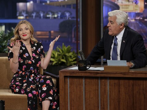 Drew Barrymore op bezoek bij Jay Leno.