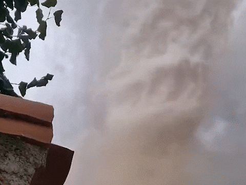 De indrukwekkende tornado in het Franse departement Aude maandagnamiddag, vlak bij Carcassonne.