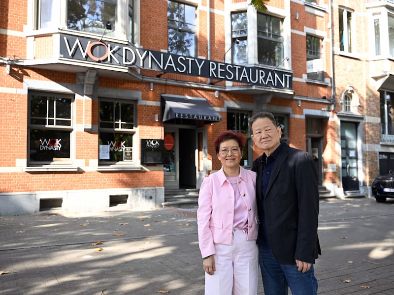 Changying Wu en Peh-Fo Pak aan het bekende Leuvense restaurant Wok Dynasty in Heverlee
