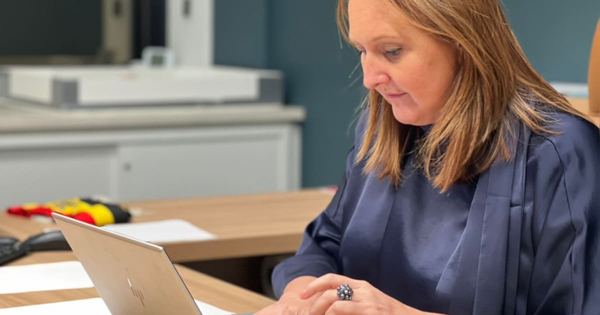 Gwendolyn Rutten even interim-leerkracht geschiedenis