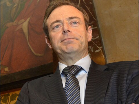 De verenigingen willen de N-VA die aan zet is op haar verantwoordelijkheden wijzen.