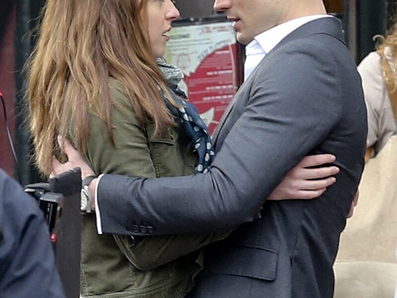 Dakota Johnson en Jamie Dornan tijdens de opnames van de film.