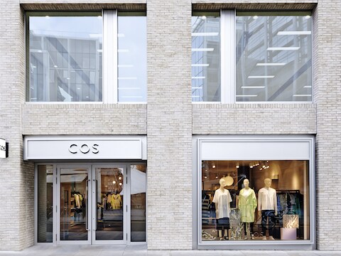 Een winkel van COS in Spitalfields, Londen.