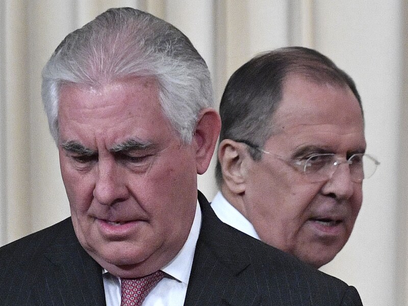 Rex Tillerson en Sergej Lavrov