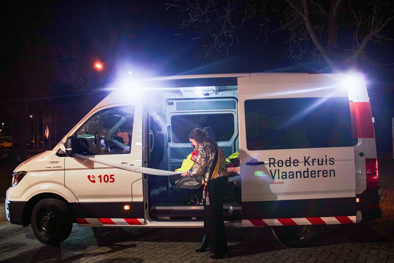 Rode Kruis Hamme stelt nieuwe minibus voor op nieuwjaarsreceptie ...