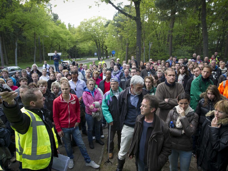 Vrijwilligers bereiden zich voor op de zoektocht naar de vermiste broertjes Ruben en Julian