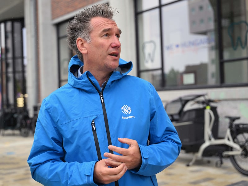 Schepen Christophe Stockman (Vooruit) zet alles op alles om de Leuvenaars aan het sporten te krijgen.