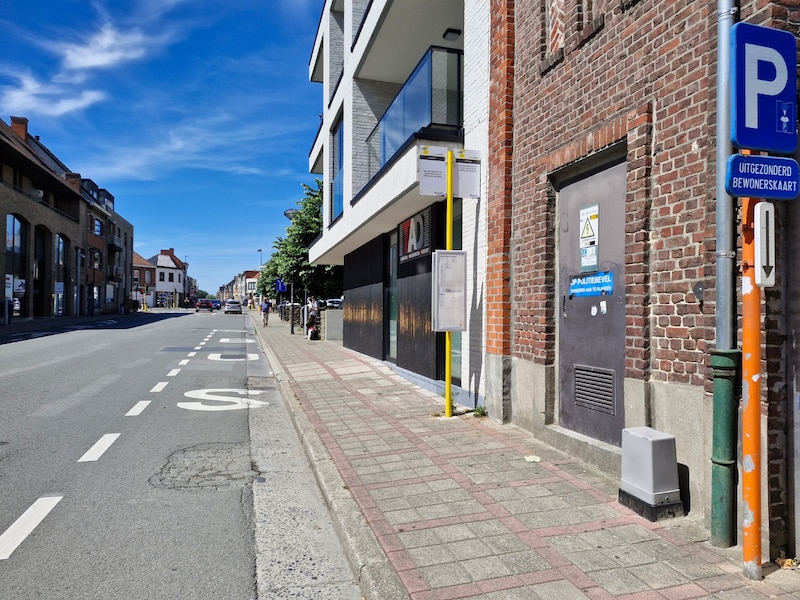 Bushalte in Stationsstraat wordt mogelijk verplaatst na klacht over overlast van wachtende leerlingen
