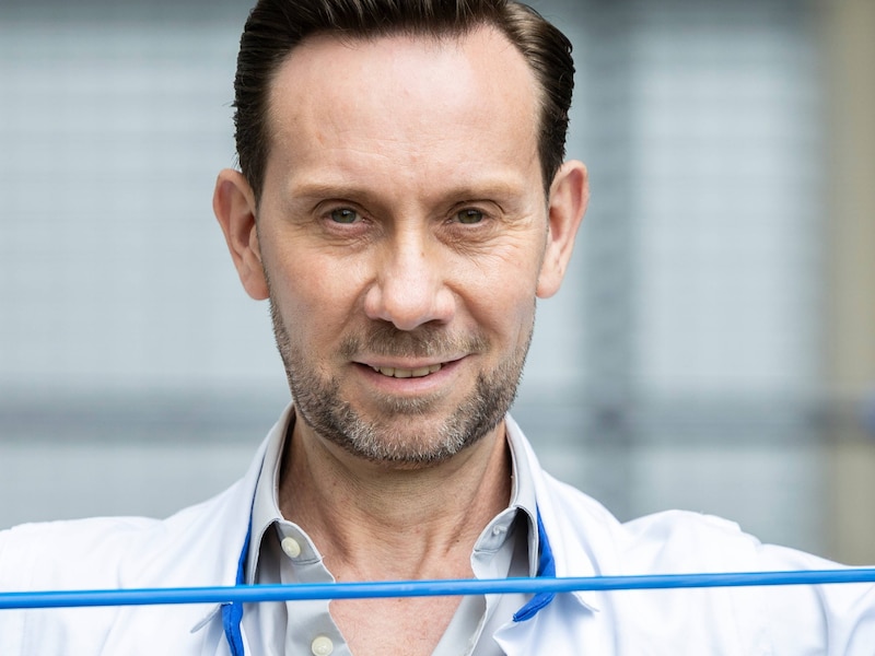 Endocrinoloog Guy T’Sjoen (56) deelt hoe hij zelf op gewicht blijft: “Ik heb maar één zwakke plek”