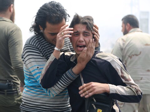 Vatbommen werden een dag eerder ook ingezet bij een halte van een minibus in Aleppo. Daardoor stierven 28 burgers.