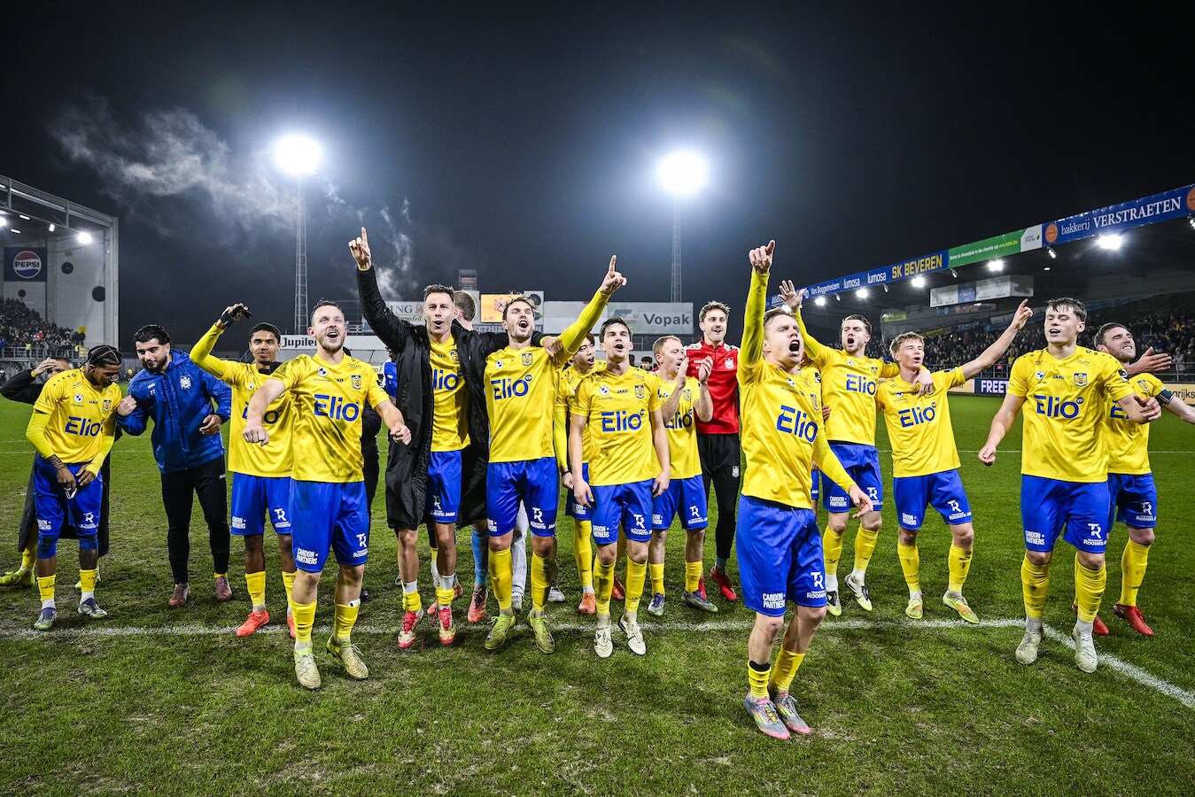 spektakel-op-de-freethiel-sk-beveren-buigt-dubbele-achterstand-nog