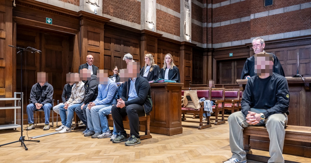 Voetbalgeweld harde supporterskern SK Beveren brengt acht beklaagden voor rechter: “Zij verzieken de