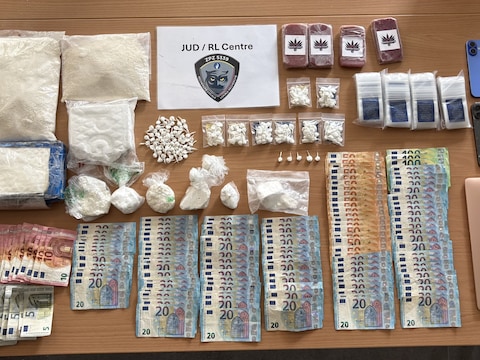 Volgens de politie werd het Airbnb pand gebruikt als opslag- en verpakkingsruimte om een drugsverkooppunt te bevoorraden