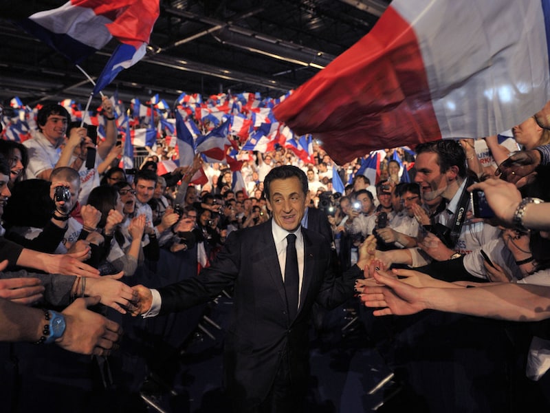 Uittredend president Sarkozy tijdens een meeting in Villepinte.