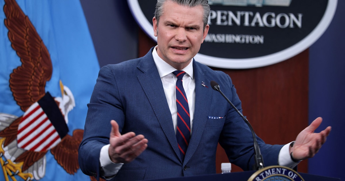 Pentagon bant fotografen nadat ze “onflatterende” foto’s van Hegseth maken