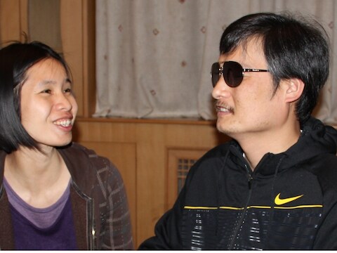 Zeng Jinyan (links) met de blinde activist Chen Guangcheng.