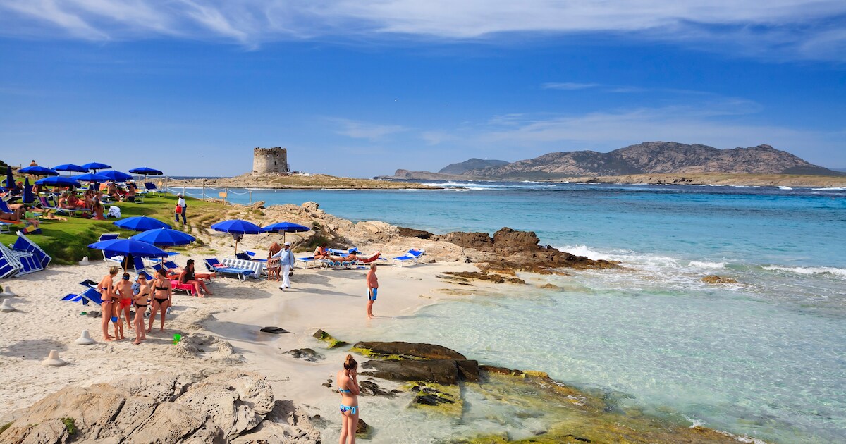 Wie op dit Italiaanse strand eet, riskeert boete tot 500 euro ...