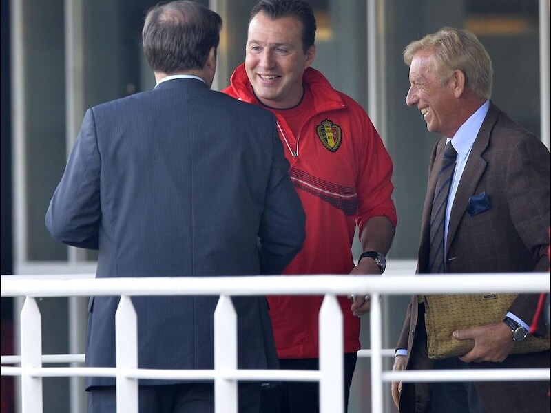 Philippe Collin (r) laat weten tussen december en januari met Wilmots om de tafel te zullen gaan zitten