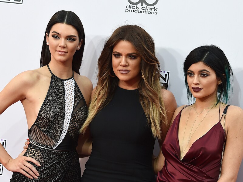 Kendall (links) naast Khloe Kardashian en Kylie Jenner.