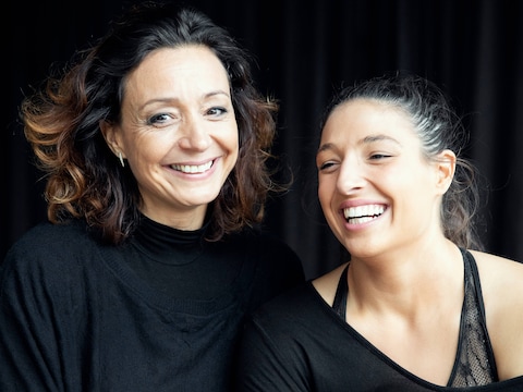 Isabelle (52) en Manon (31) staan opnieuw samen op het podium.