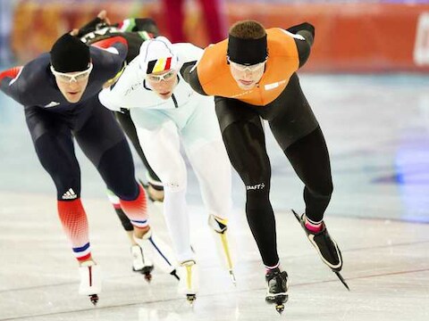 Bart Swings in het spoor van Sven Kramer op training in Sochi.