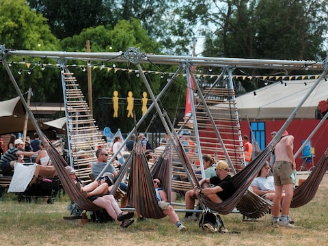 De brandweer rukte vrijdagnacht uit voor een melding van een explosie op het festivalterrein in Dranouter.