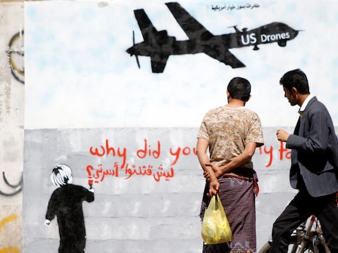 Graffiti in de Jemenitische hoofdstad Jemen toont een Amerikaanse drone.