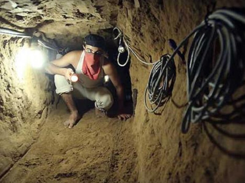 Er zouden honderden tunnels zijn onder Gaza. Foto's uit 2008.
