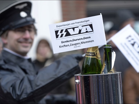 Alain De Ruyck als "SS-VA'er" op Aalst Carnaval. In het dagelijkse leven is hij advocaat en plaatsvervangend vrederechter.