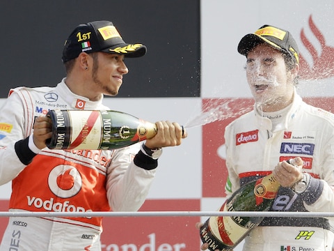 Lewis Hamilton verlaat McLaren, Sergio Perez (rechts) komt hem vervangen.
