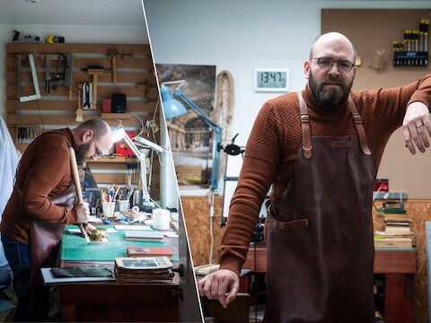 Boris Horemans verdient zijn brood als boekbinder. Als een van de weinigen in Vlaanderen. Links zie je hem in actie in zijn atelier.