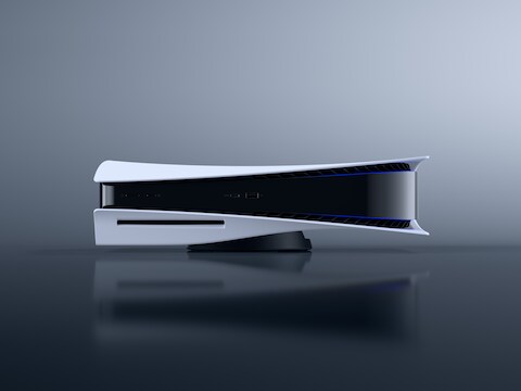 De PlayStation 5 in zijn horizontale positie.