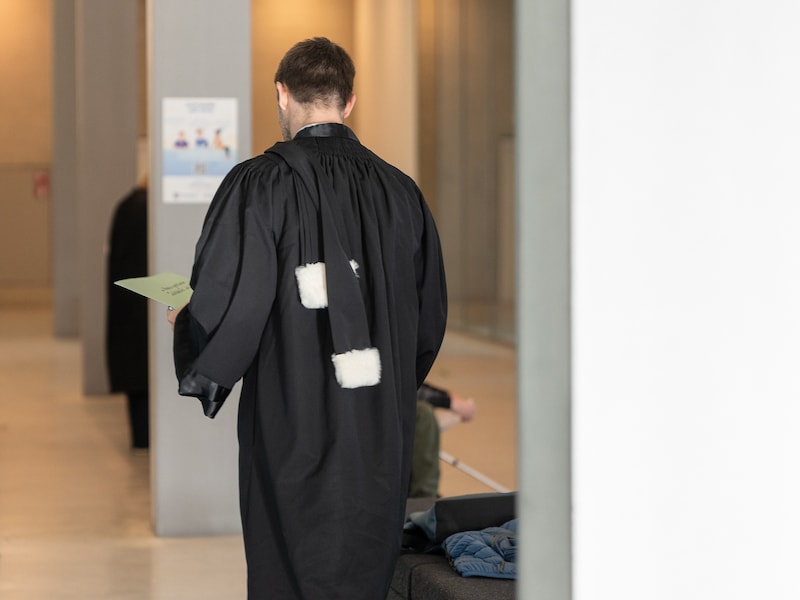 Een Nederlander stond terecht nadat hij slachtoffer werd in een verkeersongeval.