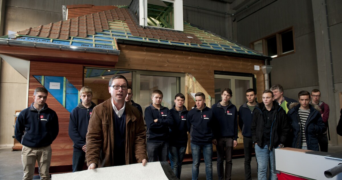 Atheneum en De Vroe tekenen samenwerking | Regio | HLN.be