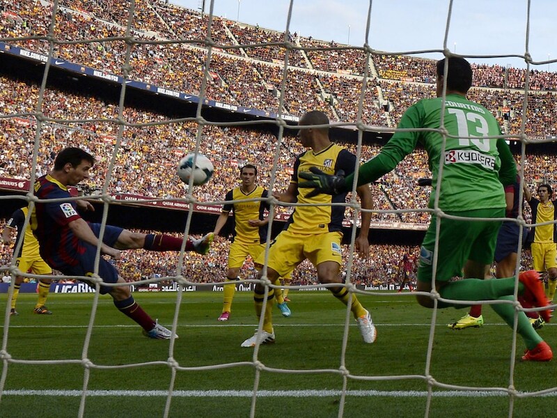 Messi klopte Courtois bij 1-1, maar zijn goal werd (onterecht) wegens buitenspel afgekeurd.