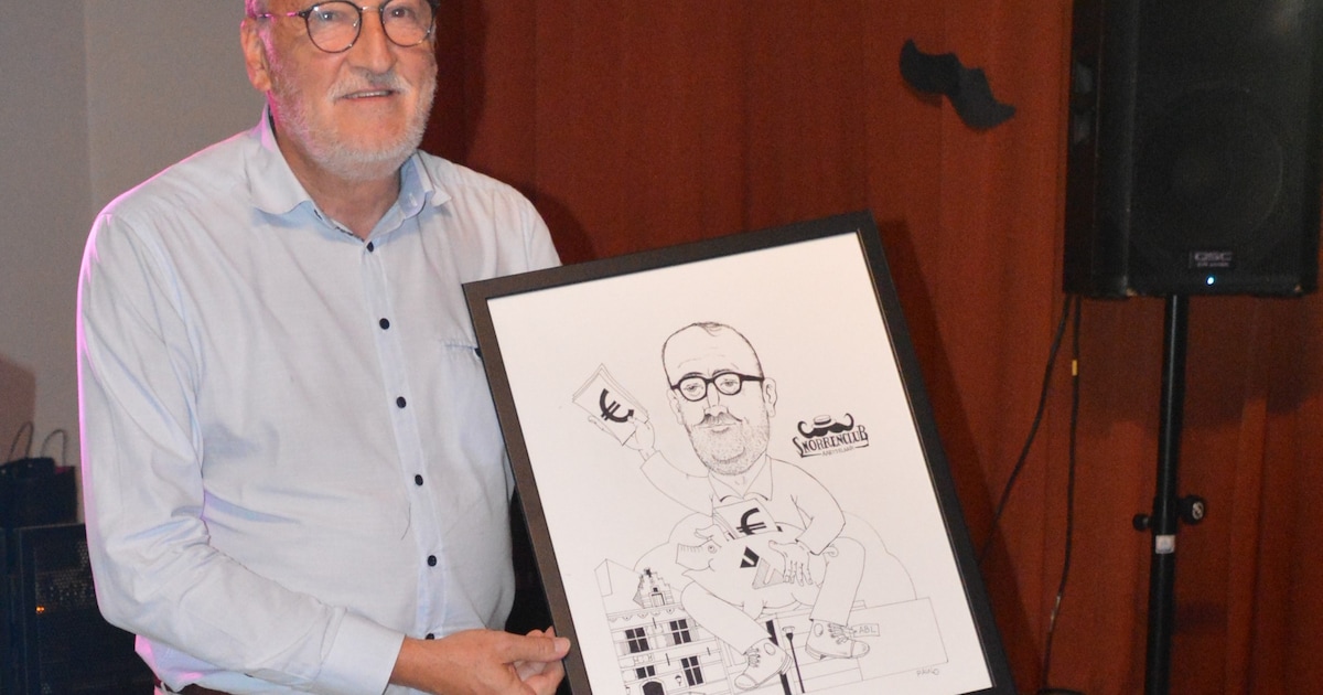 Schepen Eddy Vermoesen (70) is nieuwe ‘Snor van het jaar’ | Regio | HLN.be