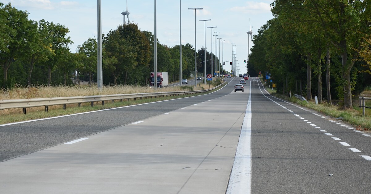 Versmalde rijstroken tijdens onderhoudswerken op expresweg N45 ...