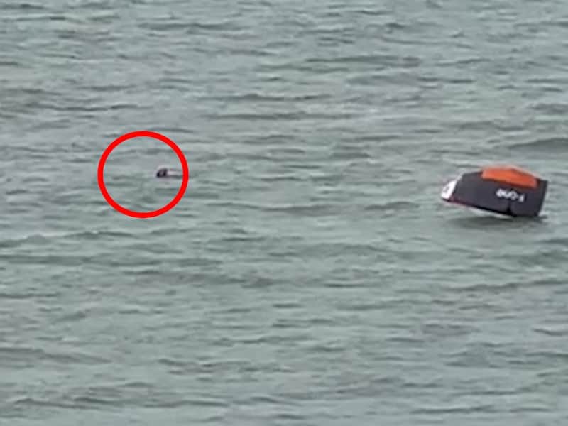 Kitesurfer in de problemen voor kust van Oostende: beelden tonen hoe redders persoon veilig aan land brengen
