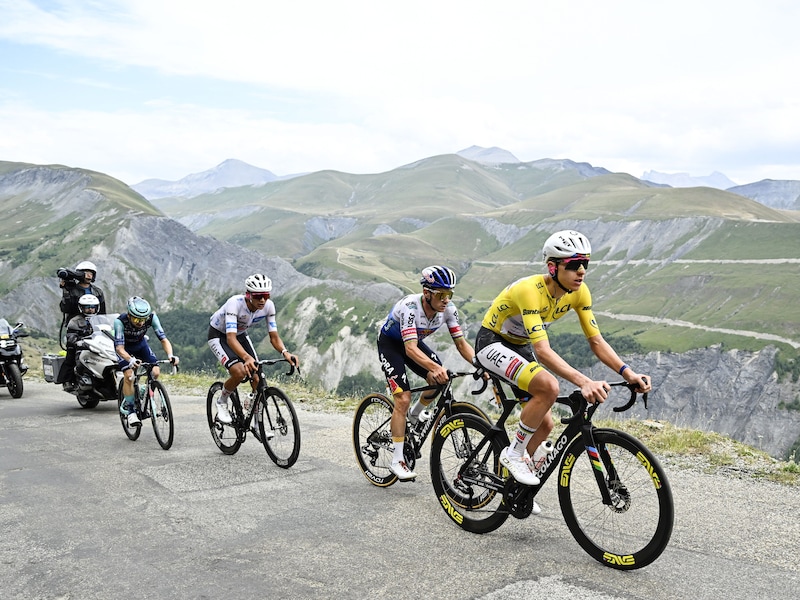 Nog 13 Belgen in Vuelta, Arnaud De Lie past door naweeën van ziekte voor Canadese GP’s, waar Remco Evenepoel Paul Seixas en Isaac Del Toro treft