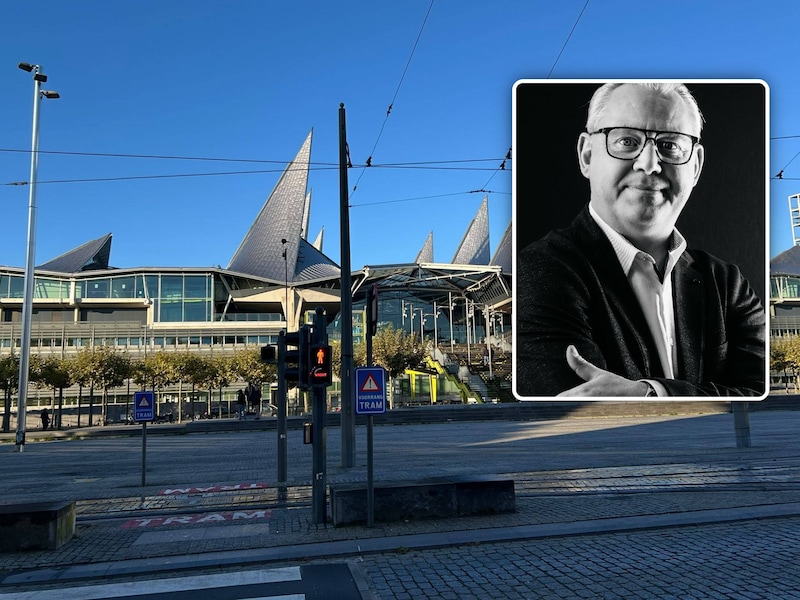 Het justitiepaleis van Antwerpen op de Bolivarplaats., Inzet: Advocaat Carl Slabbaert