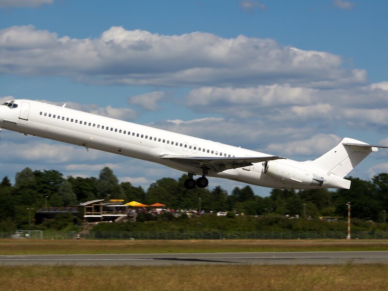 Het Swiftair MD-83 toestel.