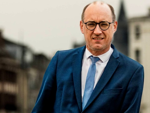 Minister Vincent Van Peteghem (CD&V) tempert de verwachtingen rond de energiesteun voor de oplopende olie- en gasprijzen.
